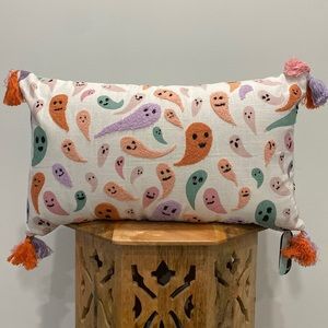 TIK TOK HALLOWEEN FEELIN’ SPOOKY PASTEL COLORED GHOST THROW PILLOW!